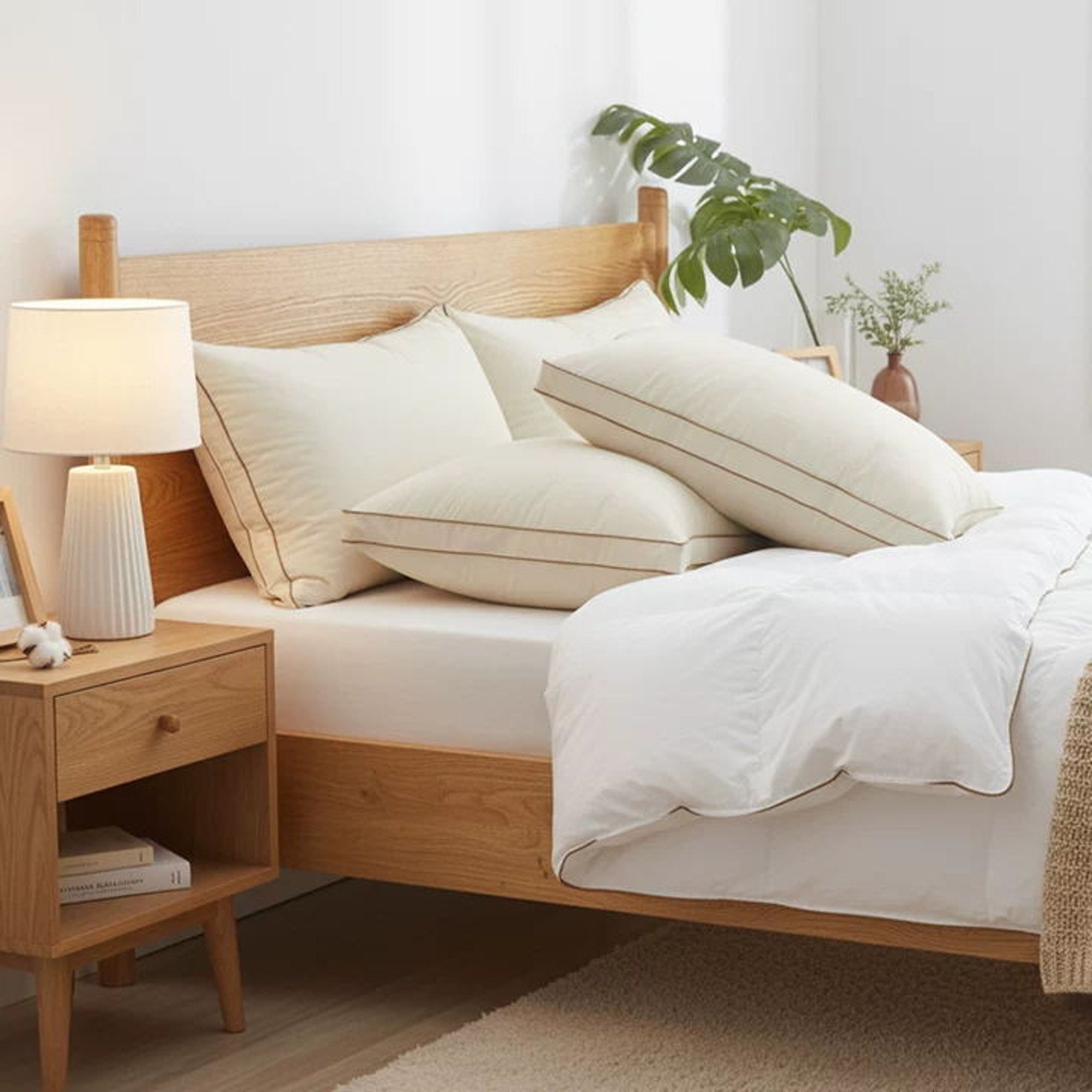 Engineered to deliver superior sleep comfort and an elevated loft, this comfortable pillow is thoughtfully designed to ensure optimal spinal alignment and offers plenty of neck support. It is an ideal pillow choice for side sleepers, effectively reducing pressure points to enhance comfort during sleep.
